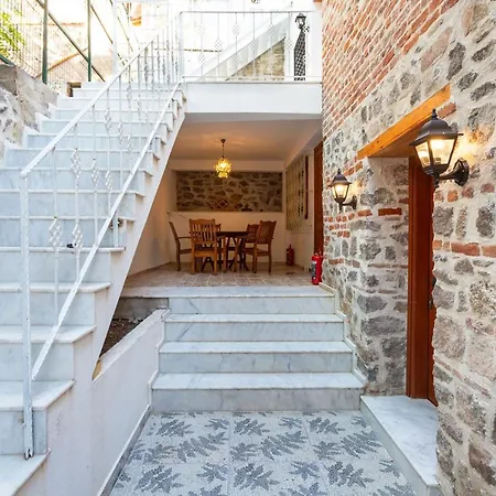 Zeytinli Tas Ev İzmir